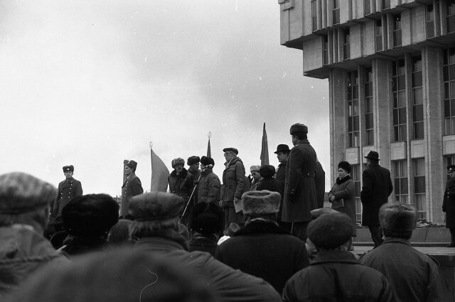    Митинг левых на площади Ленина. Фото: Из личного архивa/ В. Сусков