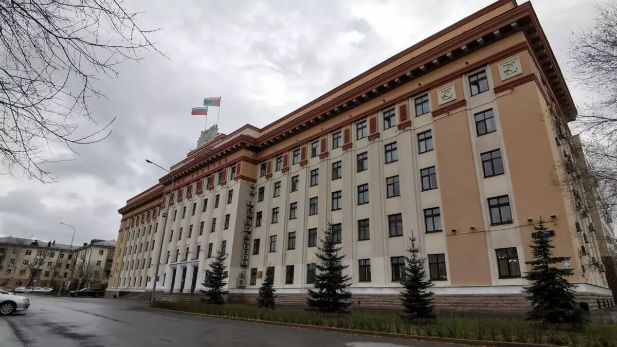    В Тюменской облдуме место в комитет по бюджету досталось Андрею Лазареву. Его назначили на заседании в среду.