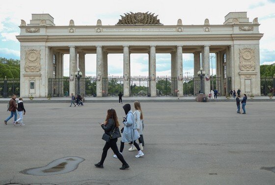 В Москве закрыли парк Горького из-за разбушевавшейся непогоды | NEWS.ru |  Дзен