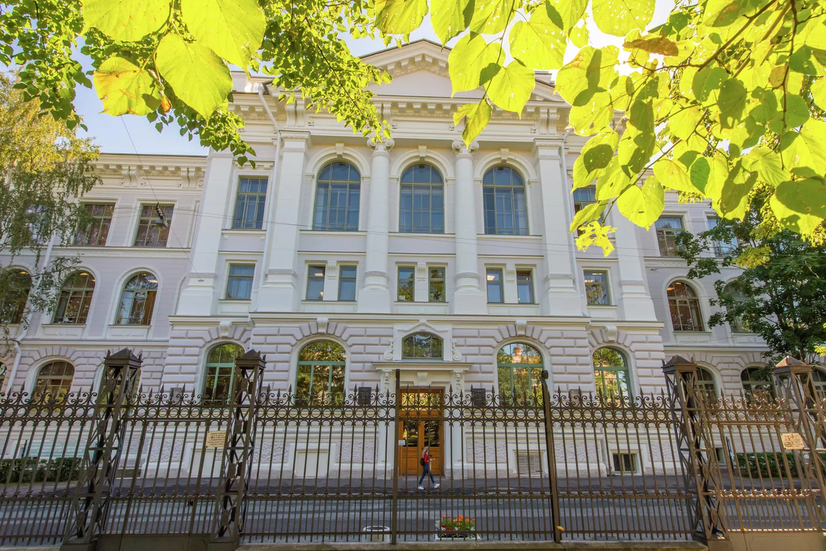 Здание Санкт-Петербургского политехнического университета Петра Великого.