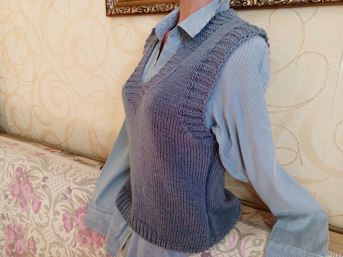 Жилет спицами