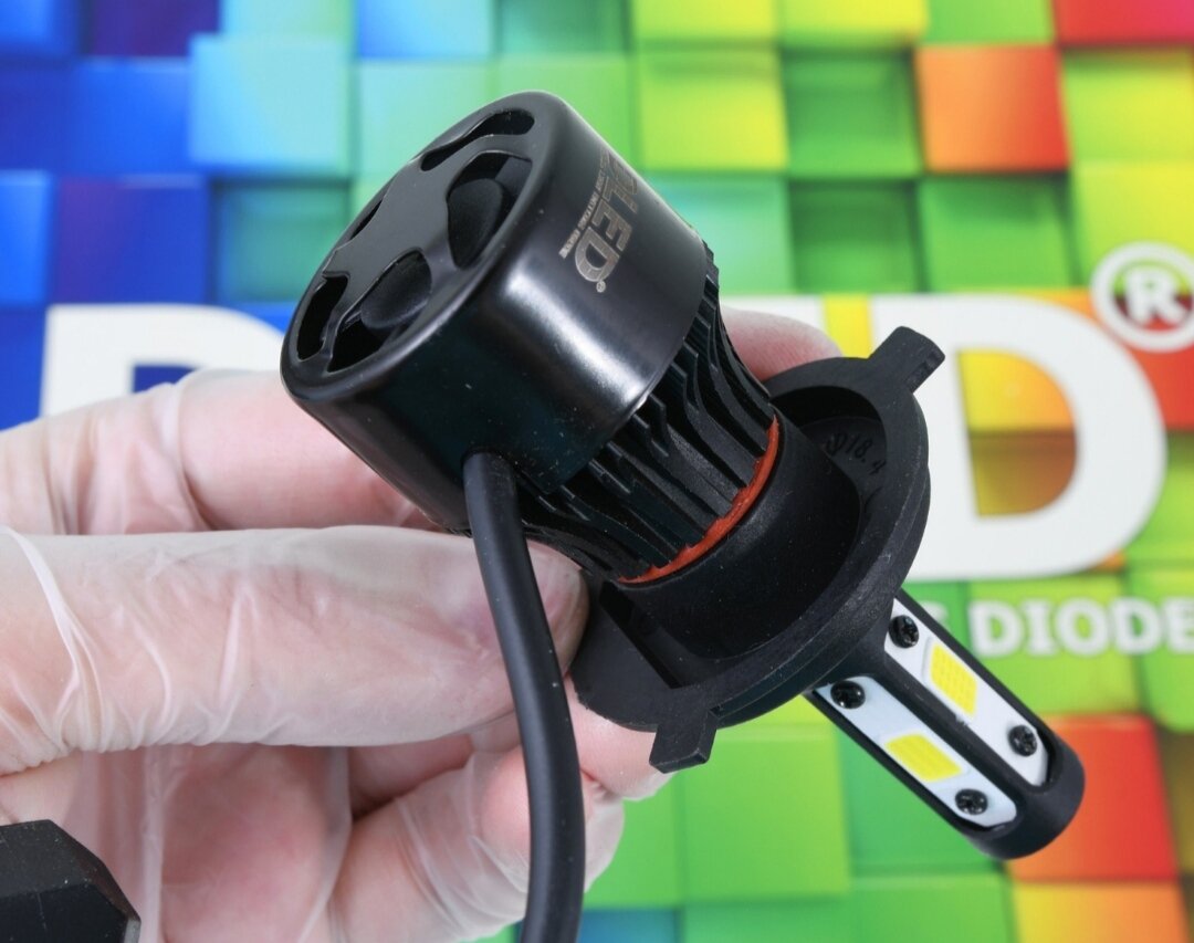 Светодиодные лампы  Н4 с треугольным расположением светодиодов. 