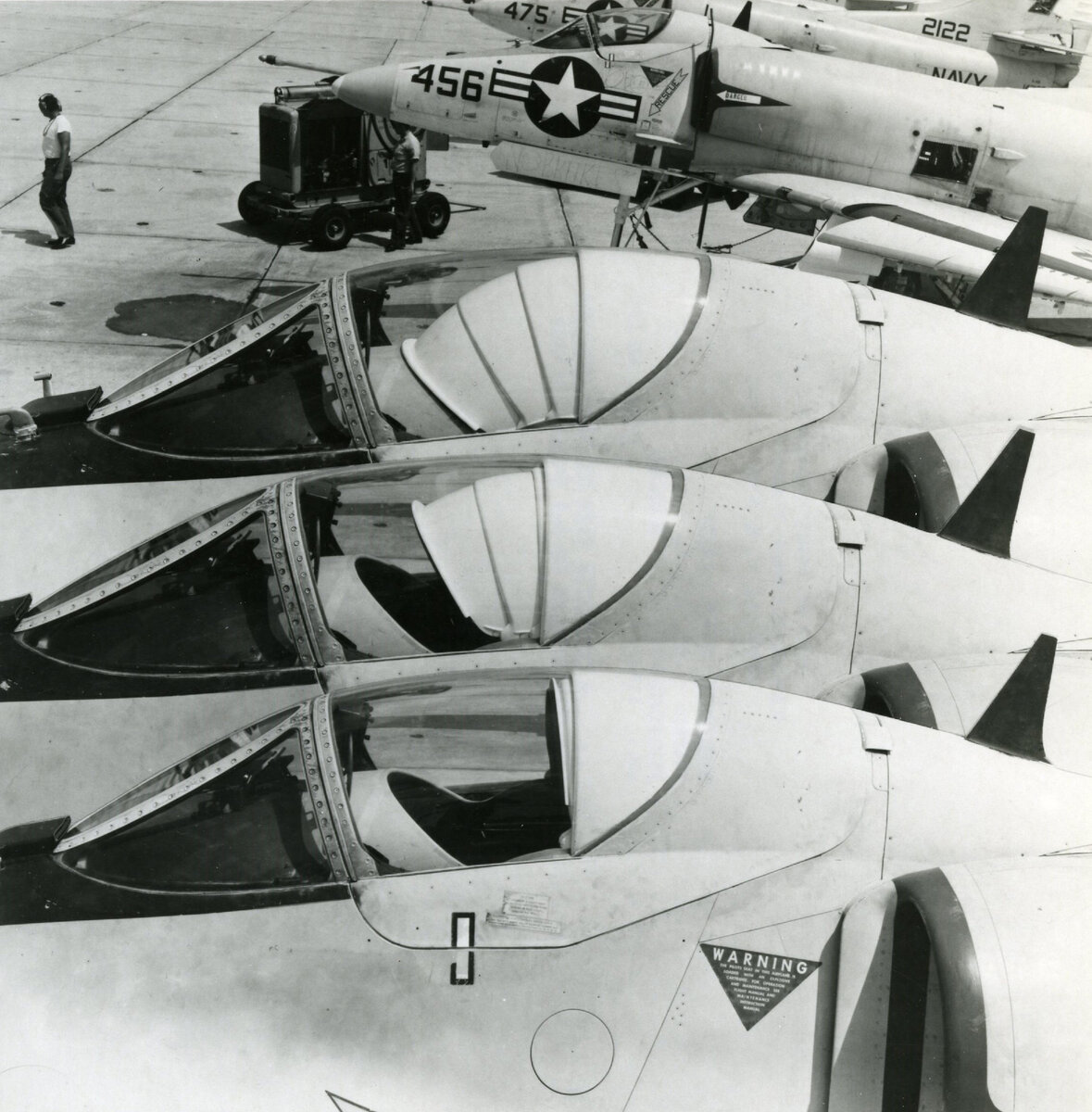 Складной теплозащитный экран Scooter американского штурмовика A-4 Skyhawk.