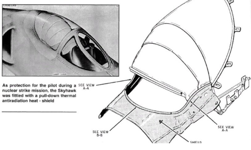 Складной теплозащитный экран Scooter американского штурмовика A-4 Skyhawk.