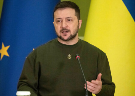    Зеленский: проблему представляют минные поля, нехватка боеприпасов и средств ПВО