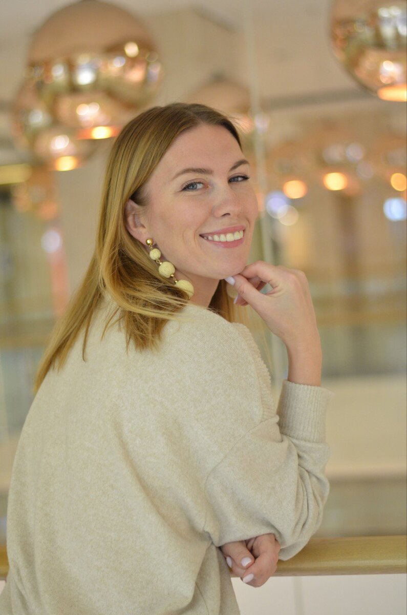 Анна любит погружаться в тему продаж, изучать и тестировать интернет-маркетинг на практике