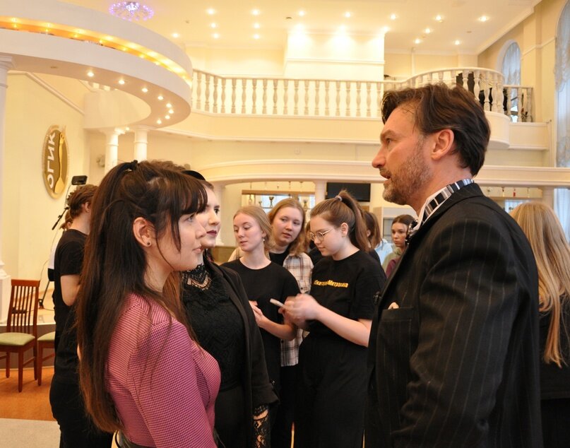 В пушкине как будто в лексиконе заключилось все богатство. Коридор спбгу 12 коллегий. Пространстве пушкина. К пушкину сквозь время и пространство. Собрание православной молодежи.