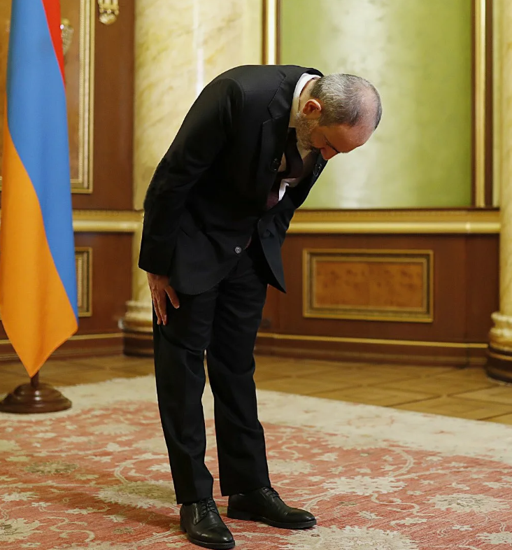 Армения отворачивается от россии. Премьер-министр Армении Никол Пашинян. Никол Пашинян азербайджанец. Пашинян Карабах.