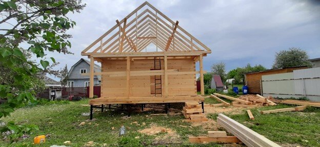 Строительство дачи.Источник https://www.mastermay.ru/stati/postroit-dachu