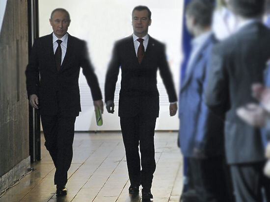 владимир путин походка. владимир путин рост. путин идет в полный рост. владимир путин походка. рост медведева 157см.