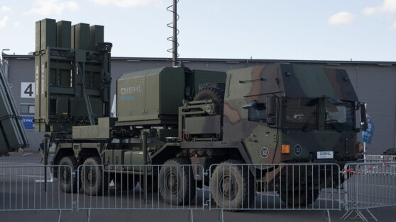    Bloomberg: ФРГ передаст Украине систему IRIS-T и более 10 зенитных орудий Gepard Богдан Герцен
