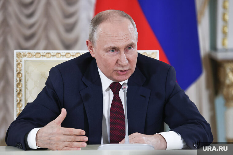    Президент РФ Владимир Путин объявил об изменении системы школьного образования в России