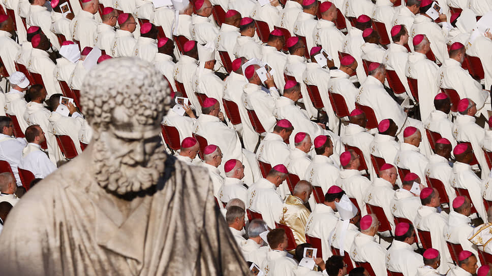    Ватикан. Месса по случаю начала работы Генассамблеи Синода епископов во главе с папой римским Франциском Guglielmo Mangiapane /Reuters