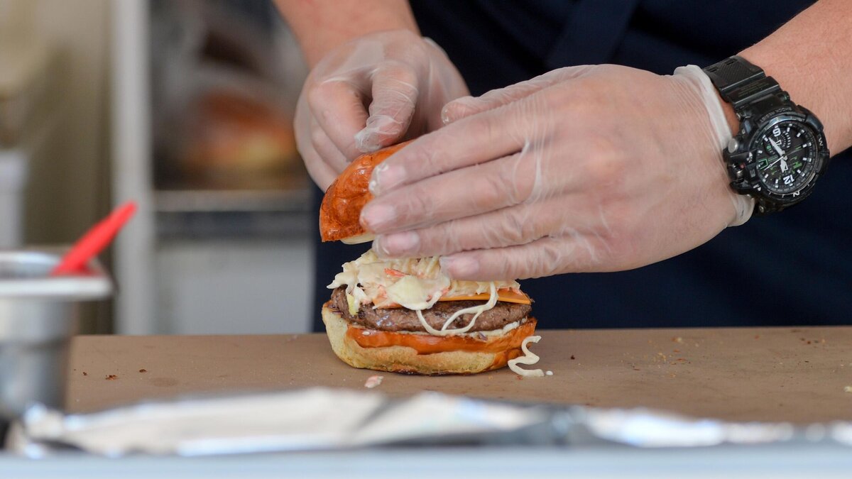    Вкусно, но дорого: популярный фастфуд вырос в цене© РИА Новости | Евгений Одиноков