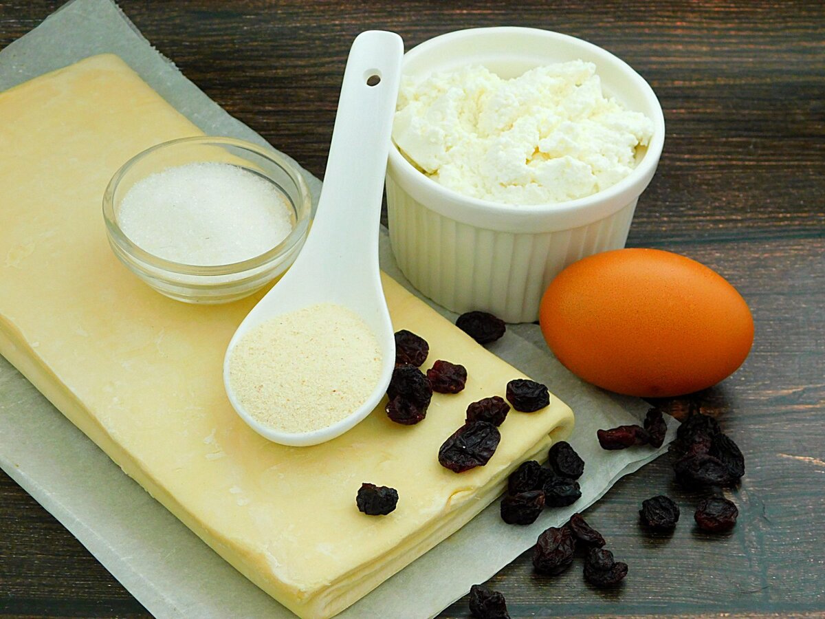 Ингредиенты необходимые для приготовления штруделя с нежной творожной начинкой на скорую руку