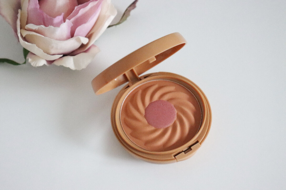 Phycisians Formula Butter Cookie Bronzer.