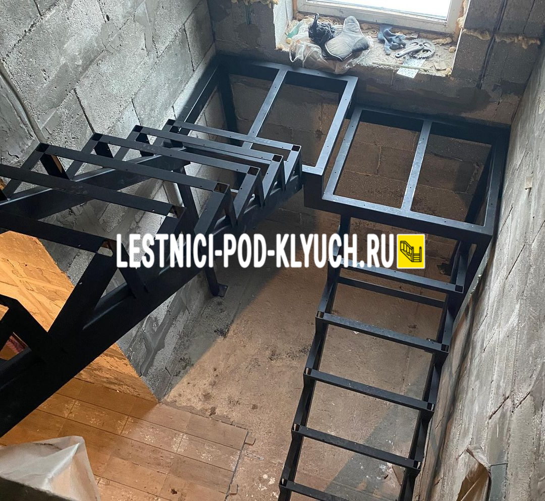 Принимаем звонки: пн-вс с 8:00 до 21:00 (+7 499 490-72-90). Электронная почта: info@lestnici-pod-klyuch.ru