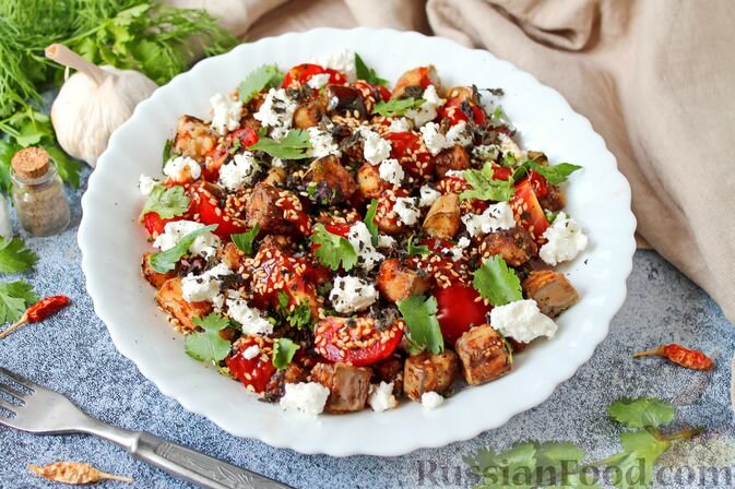 баклажаны, помидоры, сыр творожный, соус чили сладкий, мята, кинза, базилик, масло оливковое, крахмал кукурузный, кунжут, масло подсолнечное