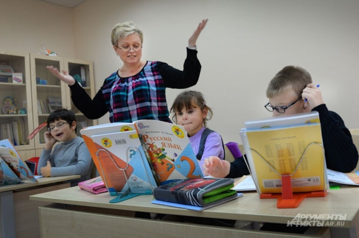    Дегтярёв поздравил хабаровских учителей с профессиональным праздником