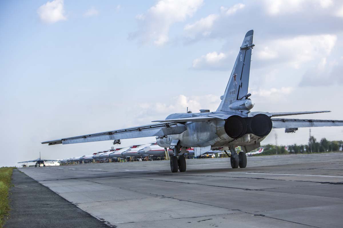    Российские бомбардировщики поразили пункты ВСУ у Серебрянки и Торского