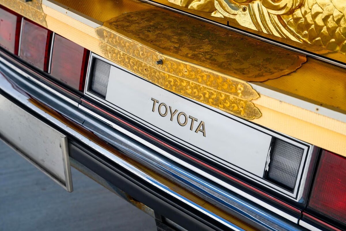 Шильдики Toyota Century