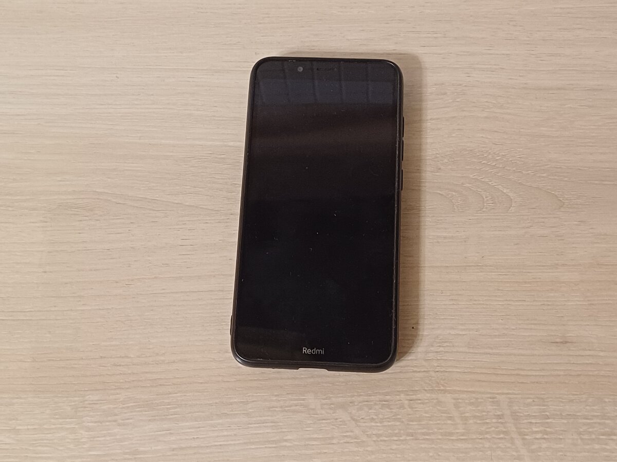 Модель телефона Xiomi Redmi 7A. На него я и снимал свои первые видео.