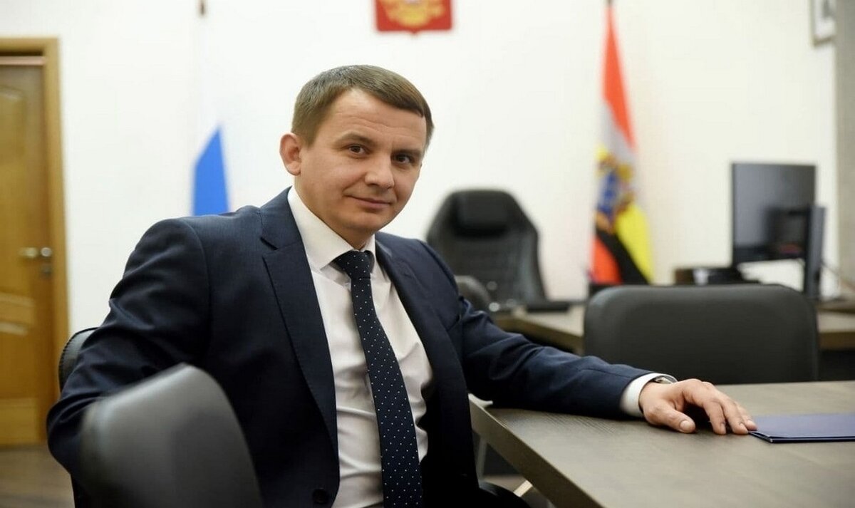    Мэр Курска Игорь Куцак поздравил педагогов с Днём учителя