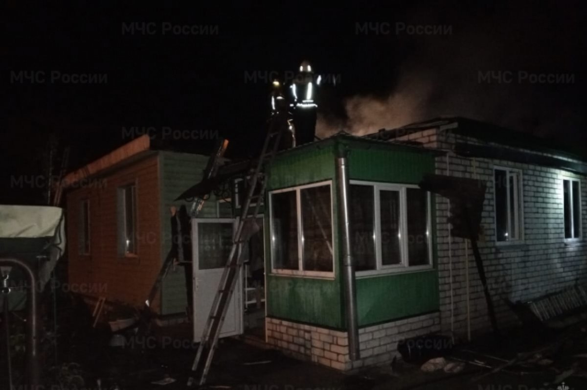    Пожарные потушили кровлю жилого дома в брянском селе Ардонь