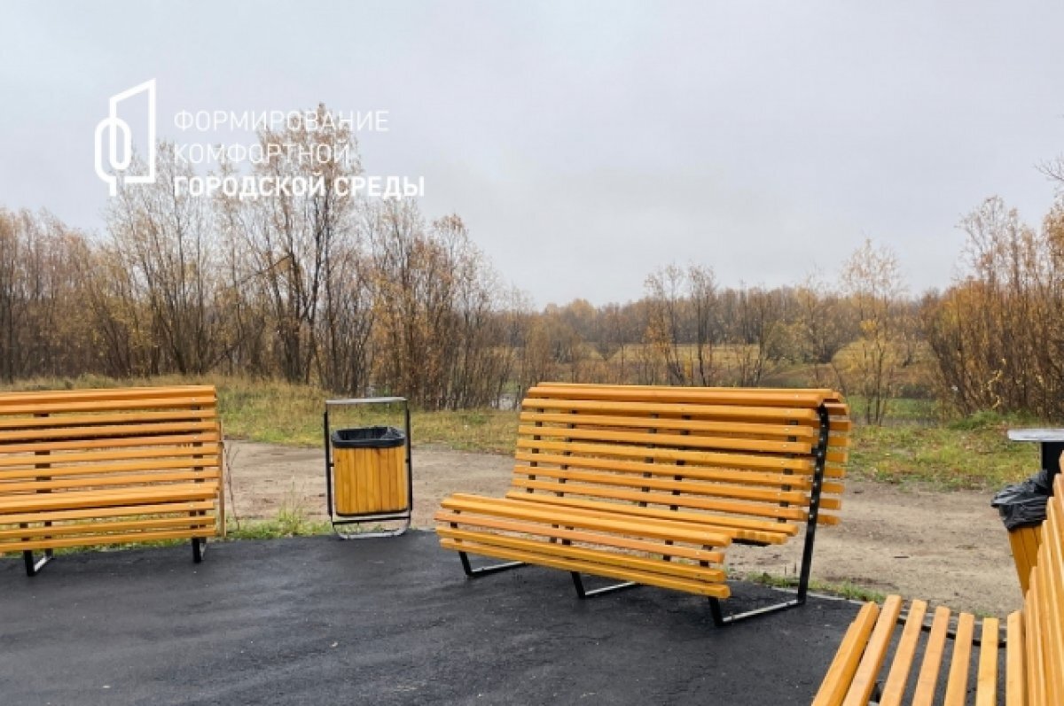    В Стрежевом открыли набережную реки Пасол с мангалами и торшерами