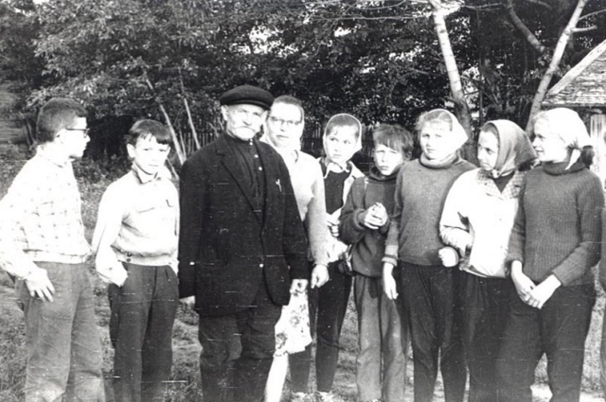    Мы продолжаем жить в учениках...