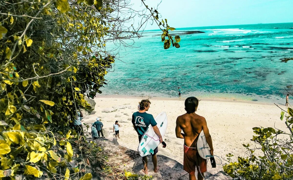    Летом в Индонезию приехали более 30 тыс. россиян. Какова доля туроператоров?