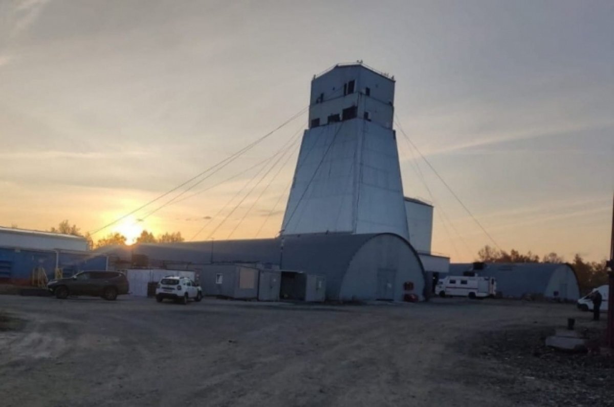    В Башкирии в горнодобывающую шахту упали 3 рабочих