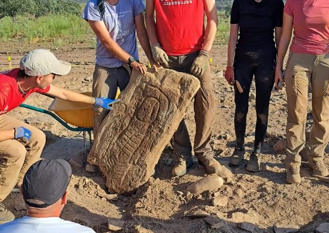 Стела из погребального комплекса Лас-Капельяс.