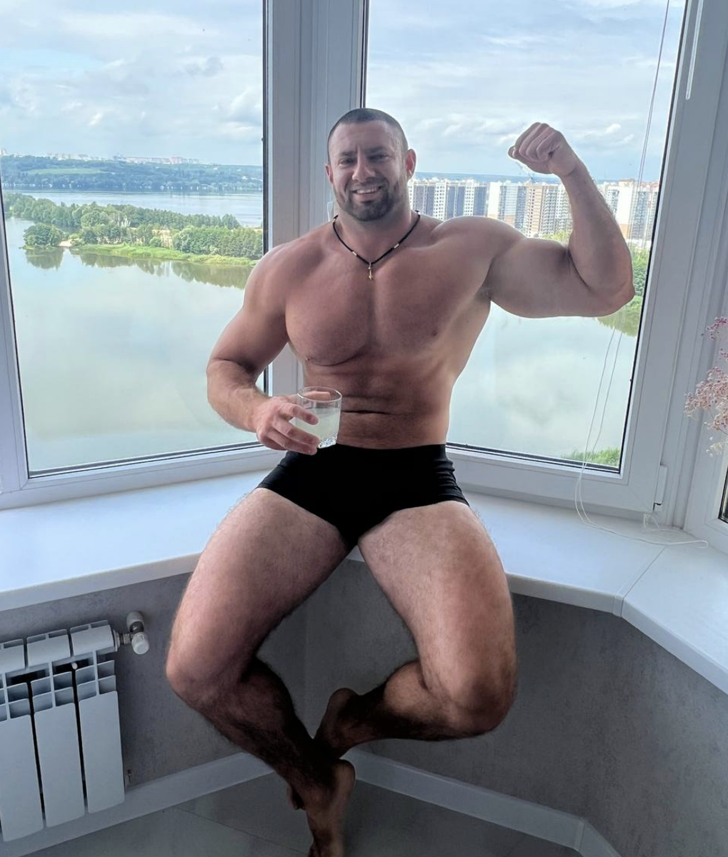 Автор канала - Артур Кратько