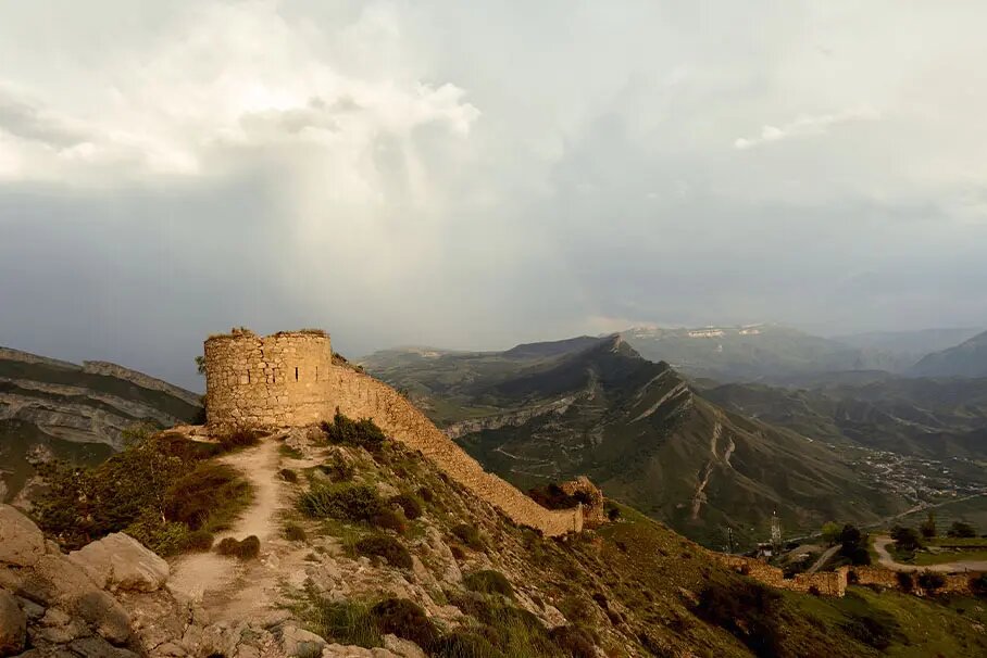 Село призрак Гамсутль водопад