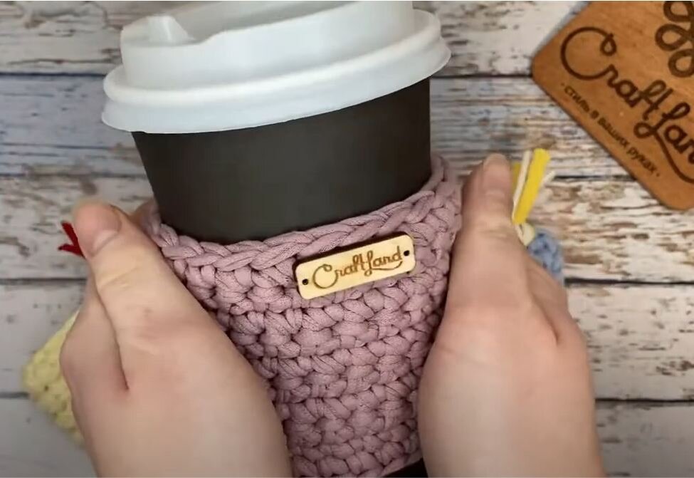    Чехол крючком   
Источник: Скриншот из видео