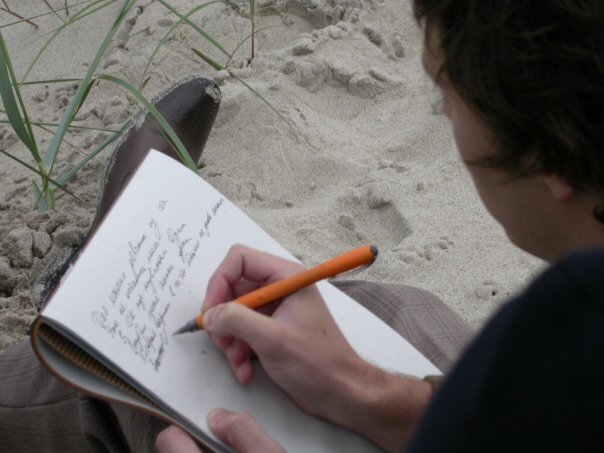 Кадр из видеоклипа группы Друзья на песню "Душа океана", 2007. Литва, Куршская коса.