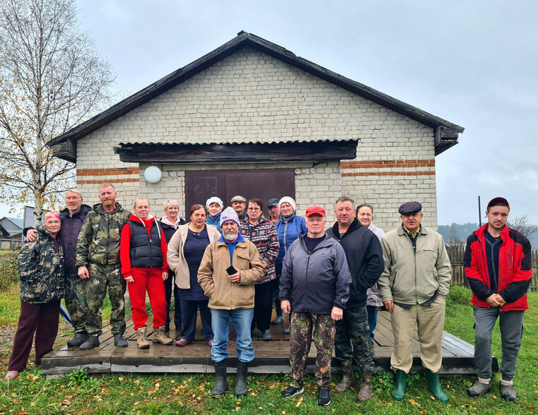    Жители Молебки решили встать на защиту библиотеки и клуба