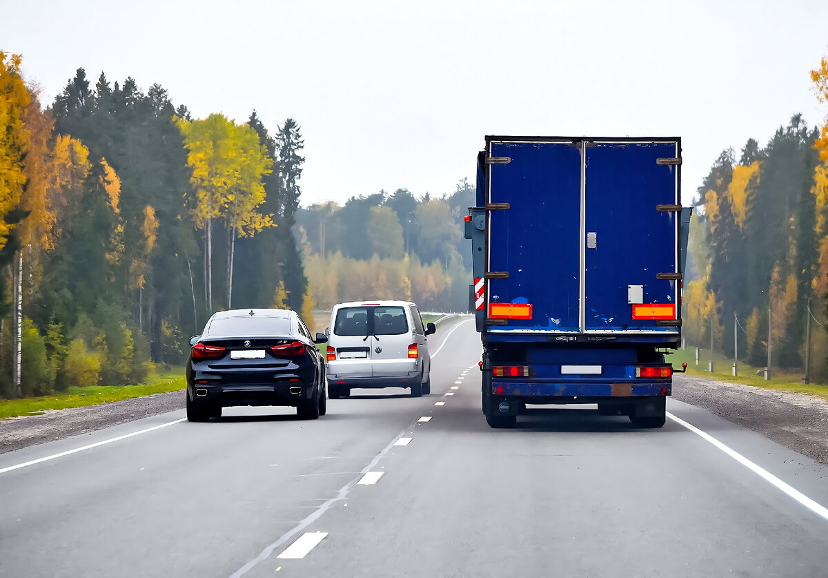 Суд разрешил обгон «паровозиком» хотя никаких изменений в ПДД нет ...