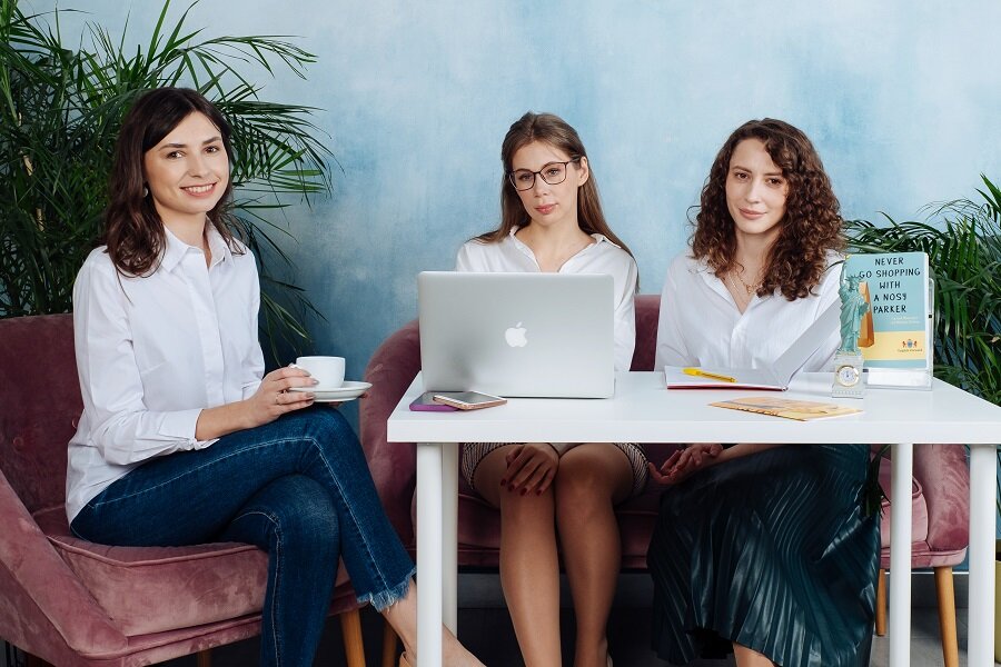 Занятия английским помогают не только получить знания, но и получше узнать своих коллег.