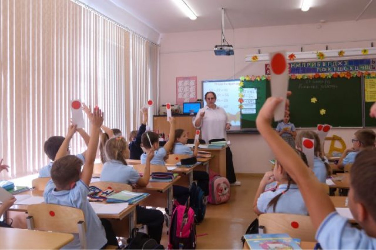    В школах Красноярского края работают 29 тысяч педагогов, 87% из них женщины