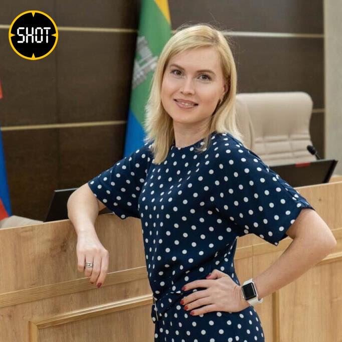 Ангелина стала тарологом. Фото: @shot_shot
