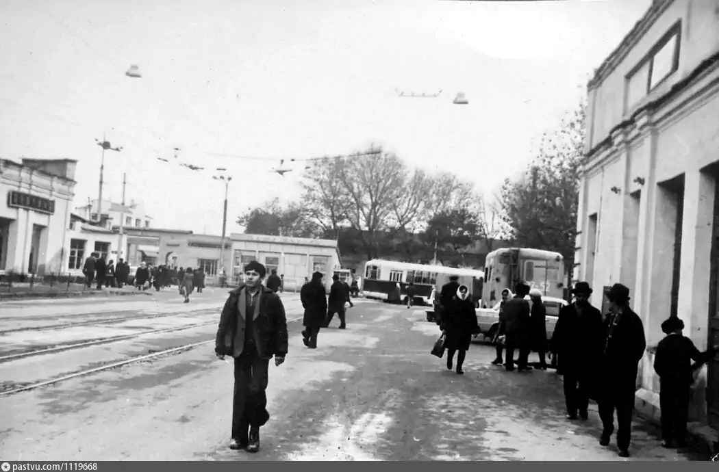 Слева на фото - вход на Госпитальный рынок. взято с сайта Pastvu.com 