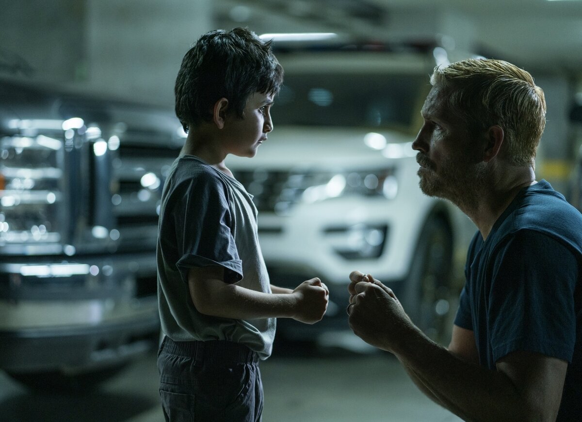 Биография, триллер, преступление, драма. США, Мексика. В главных ролях: Джеймс Кэвизел, Билл Кэмп, Хавьер Годино, Мира Сорвино.