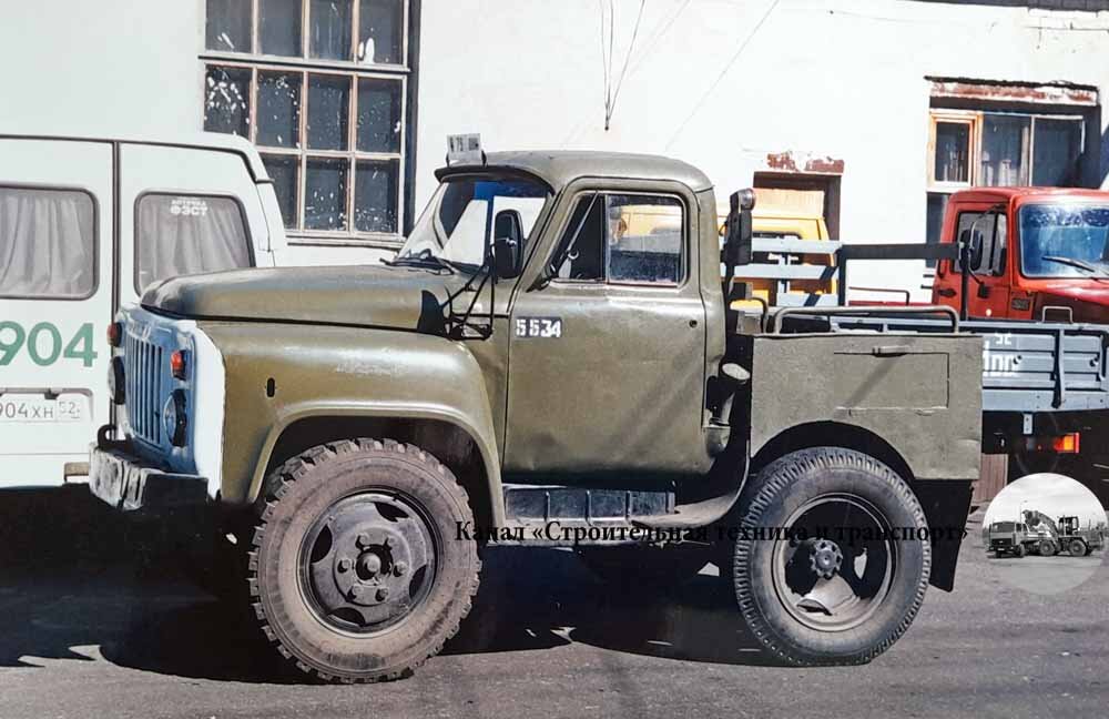 ГАЗовский внутризаводской тягач на комплектующих ГАЗ-53/52