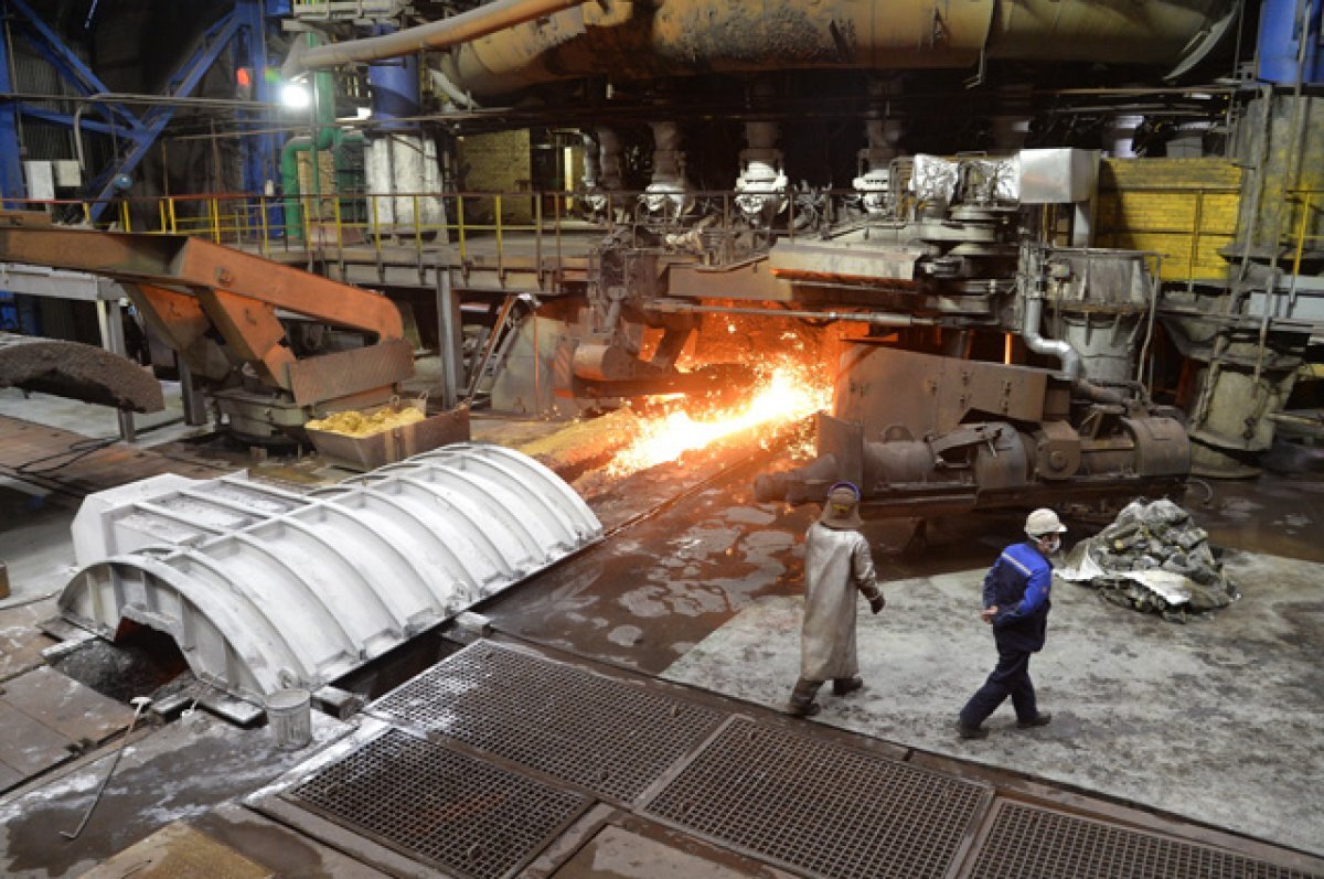    Цех доменной выплавки металла на ПАО «Магнитогорский металлургический комбинат» в Челябинске.