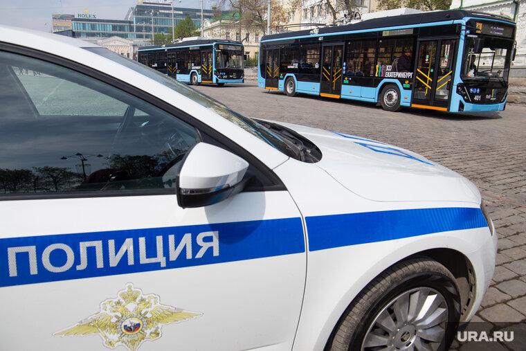    Сотрудники ДПС остановили машину с трупом в багажнике на одной из улиц Тюмени
