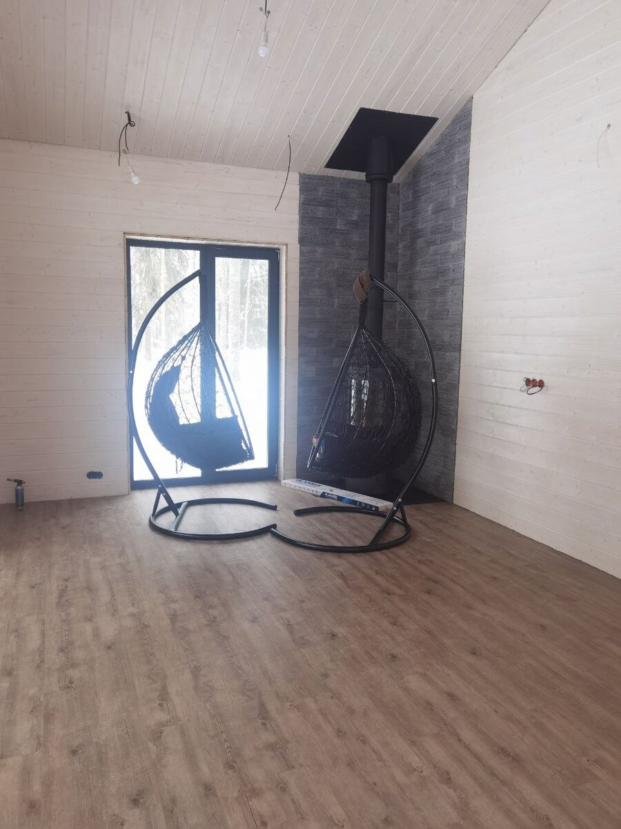 Кварц винил в гостиной 