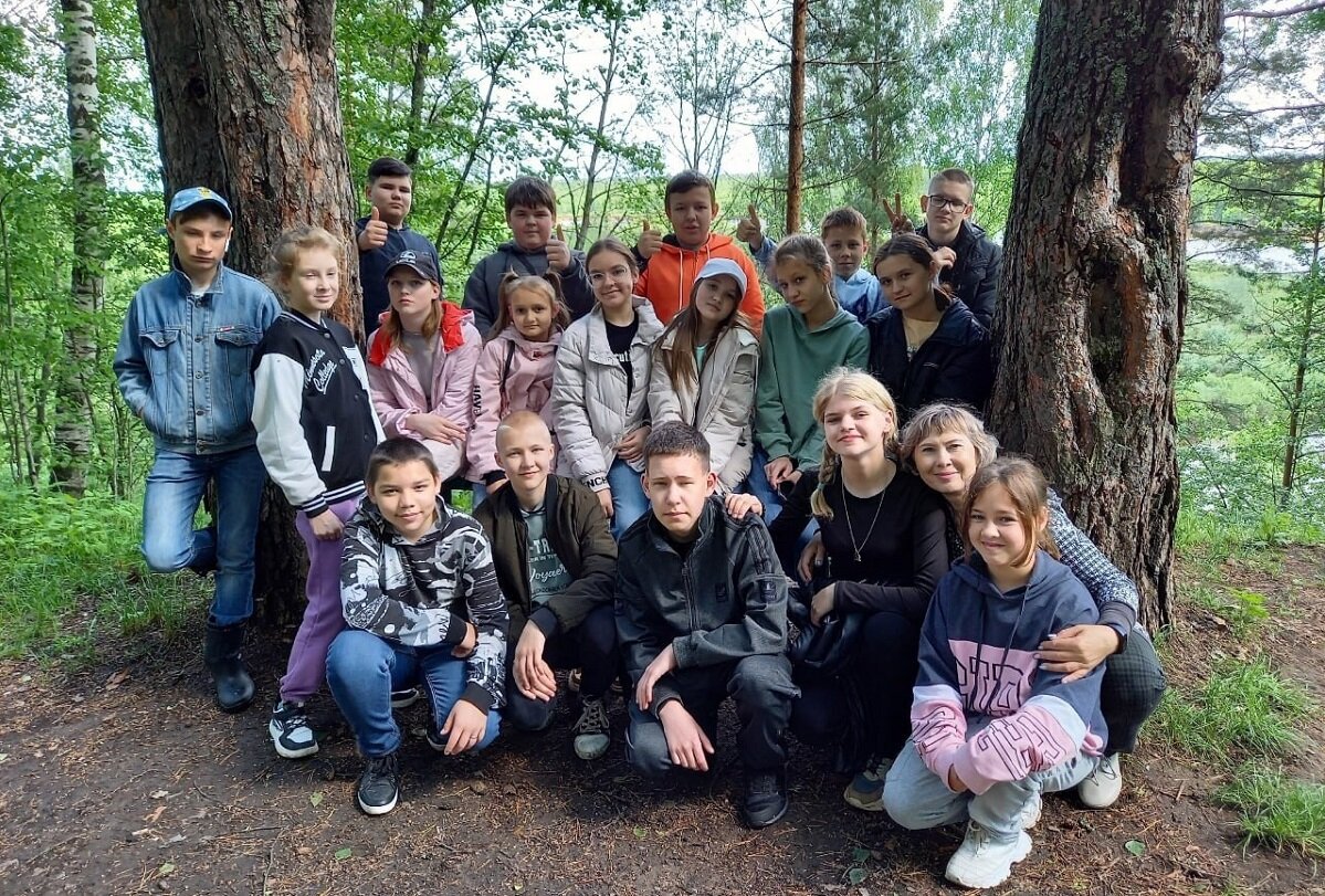    Учительница со своими «птенчиками» Алина Малинина