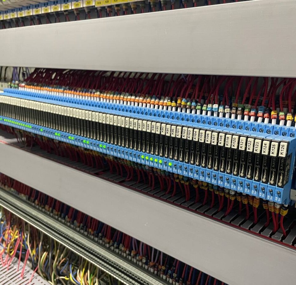 Клеммные колодки Finder